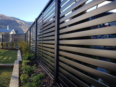 نحن شركة توريد وتركيب حواجز حيراس حواجز موجو حواجز شرطة حواجز تنسا حواجز حديد أسوار الأحداث حواجز الخيزران الأسوار اعتصام سياج من الألومنيوم سياج من الألومنيوم السياج الخشب أسوار شعرية اعتصام السور الأبيض سياج مكهرب الحواجز الخرسانية  لجميع المناسبات والأفراح والمعارض